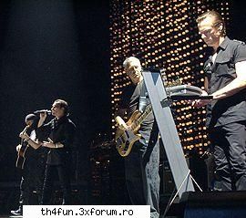 este rock din dublin, irlanda, cărei membri sunt: bono (voce şi the edge claviaturi